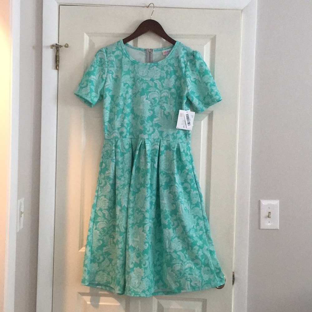 Lularoe NWT Amelia dress size L